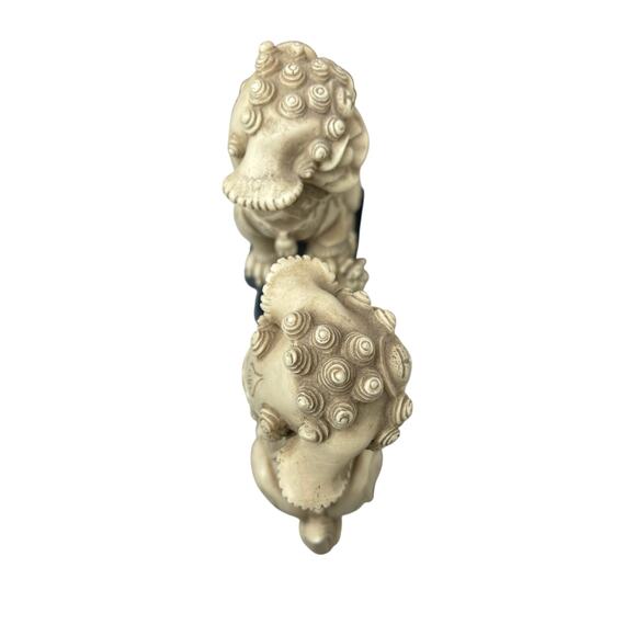 Vintage Foo Dog Statues Guardian Lions Faux Ivory Chinoiserie Decor 7” - Picture 7 of 9